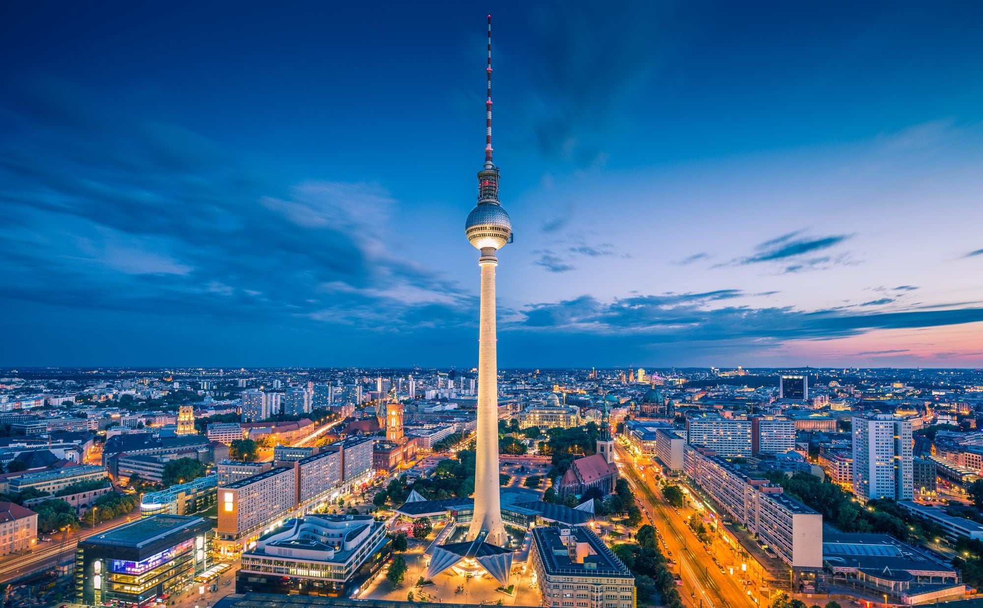 Vlies Tapete XXL Poster Fototapete Fernsehturm am Abend