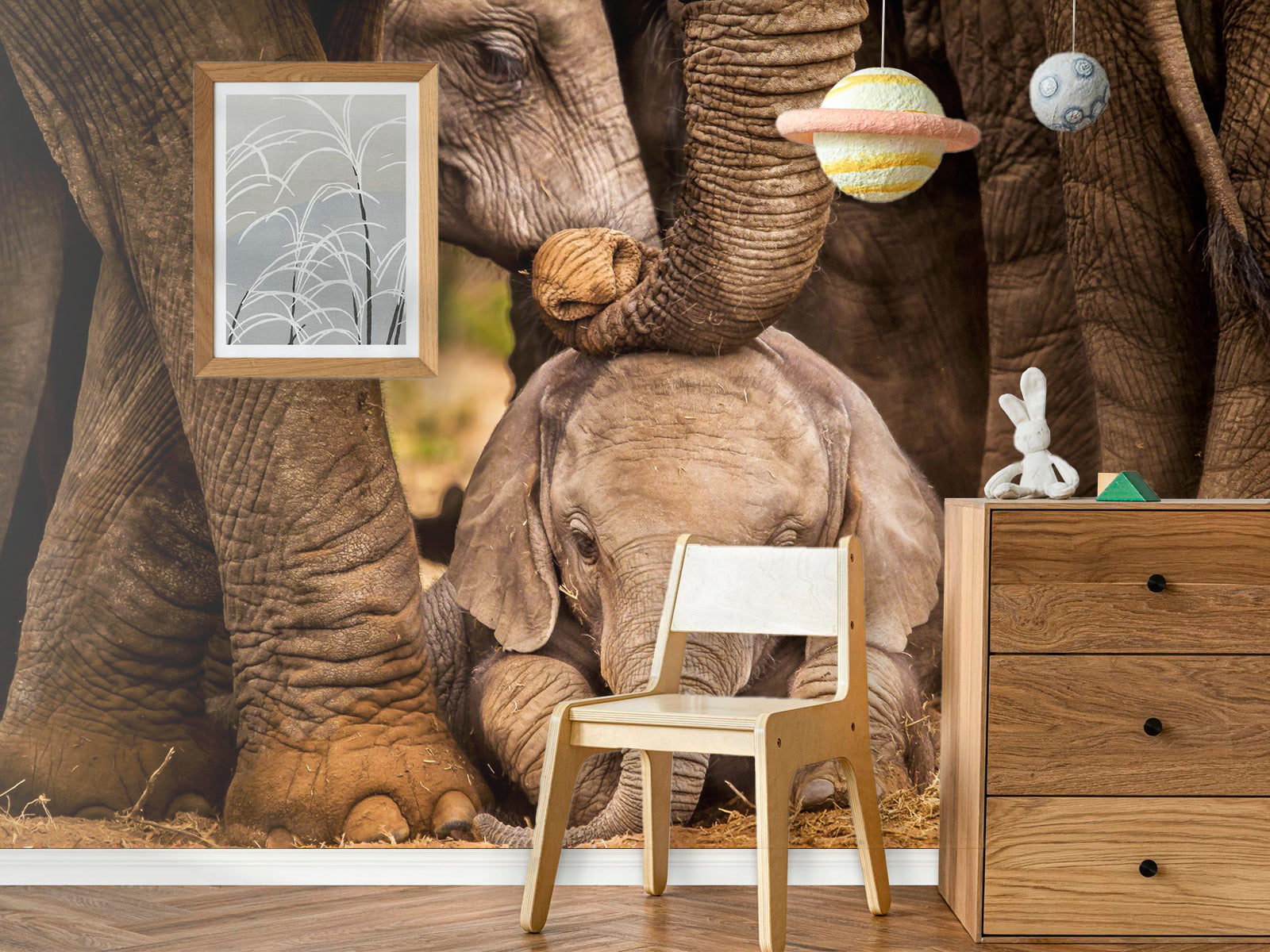 Fototapete Elefantenbaby Kleiner Elefant neben Elefantenherde
