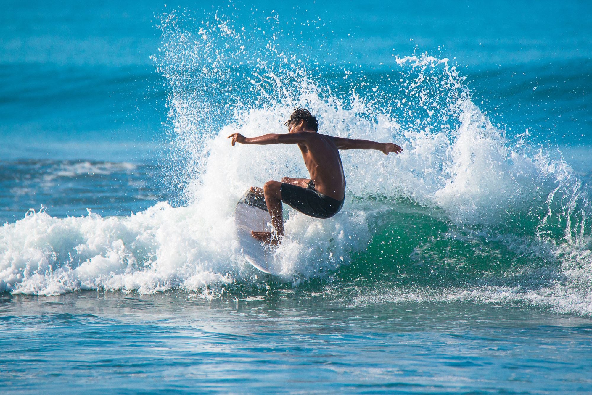 Fototapete Surfen Welle Mann