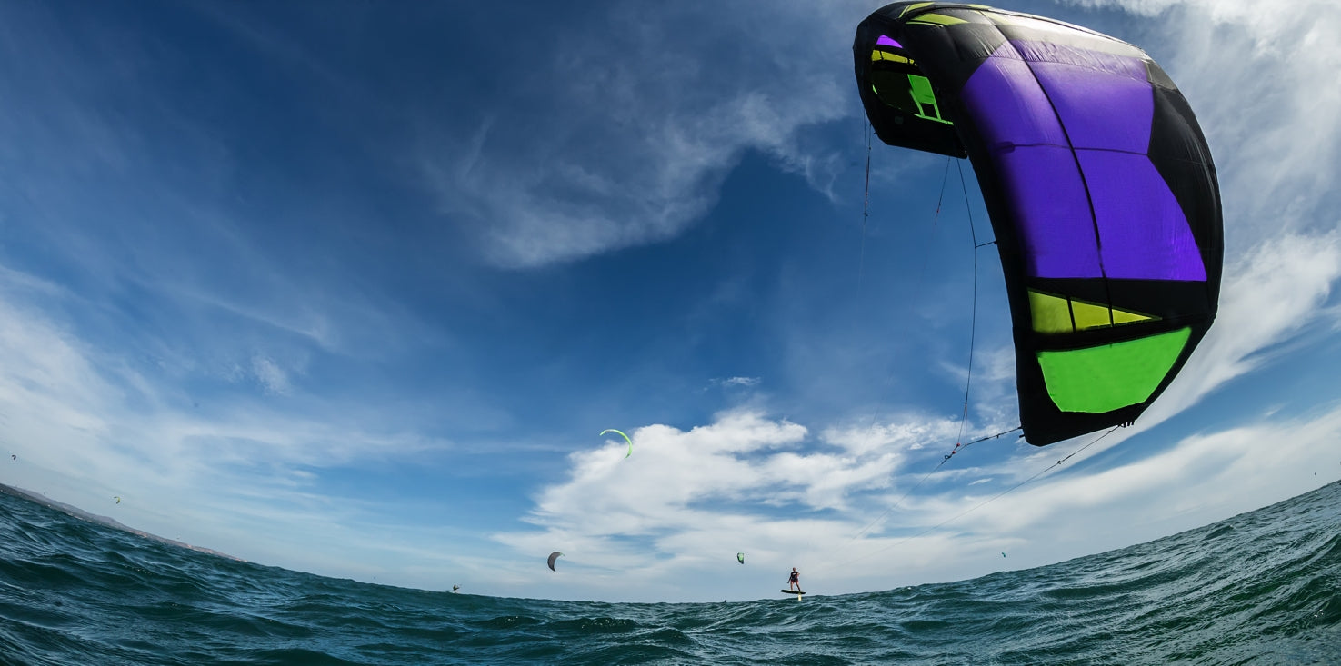 p0292-magnettafel-panorama-bild-kitesurfen-meer