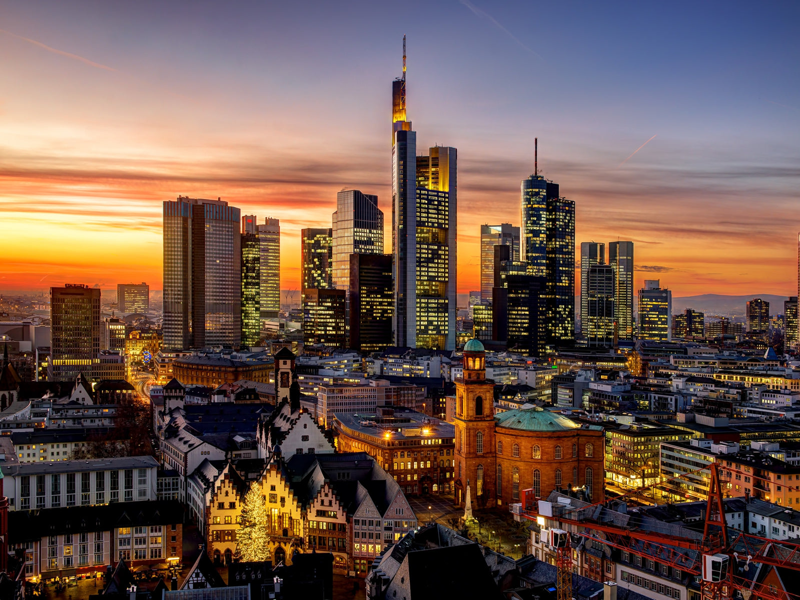 tap0505-1000x500-vlies-tapete-fototapete-frankfurt-skyline-r-mer